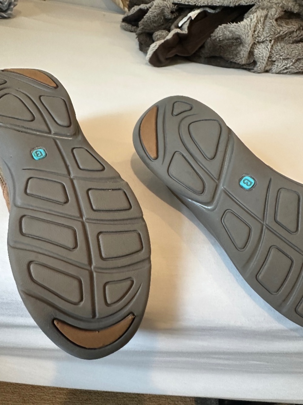 Beezee shoes 11 m